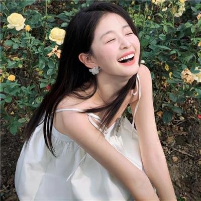 小姑娘艾萝依海报