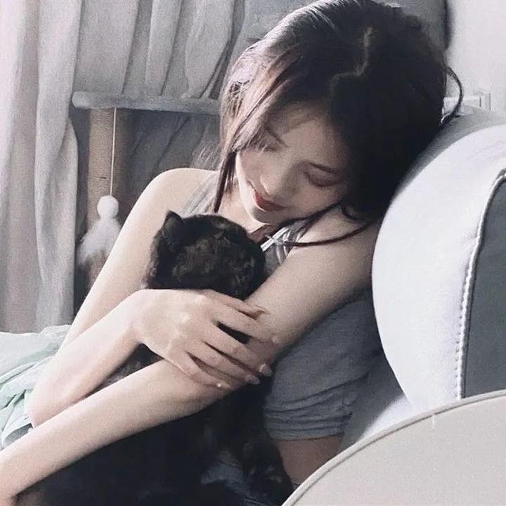 女王的绿色星球海报